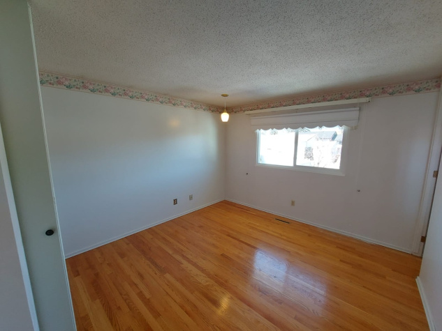16 Mackenzie Crescent, Red Deer, 4 Bedrooms Bedrooms, ,2.5 BathroomsBathrooms,House,For Rent,16 Mackenzie Crescent ,2005