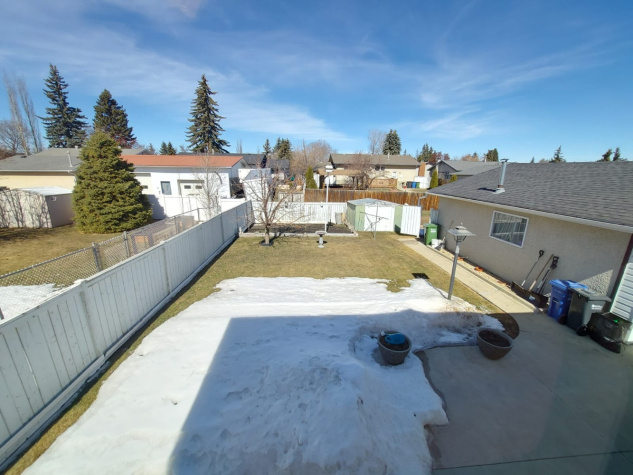 16 Mackenzie Crescent, Red Deer, 4 Bedrooms Bedrooms, ,2.5 BathroomsBathrooms,House,For Rent,16 Mackenzie Crescent ,2005