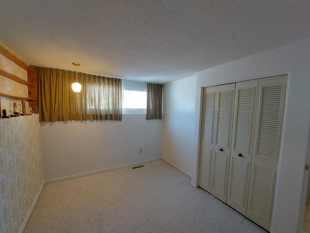16 Mackenzie Crescent, Red Deer, 4 Bedrooms Bedrooms, ,2.5 BathroomsBathrooms,House,For Rent,16 Mackenzie Crescent ,2005