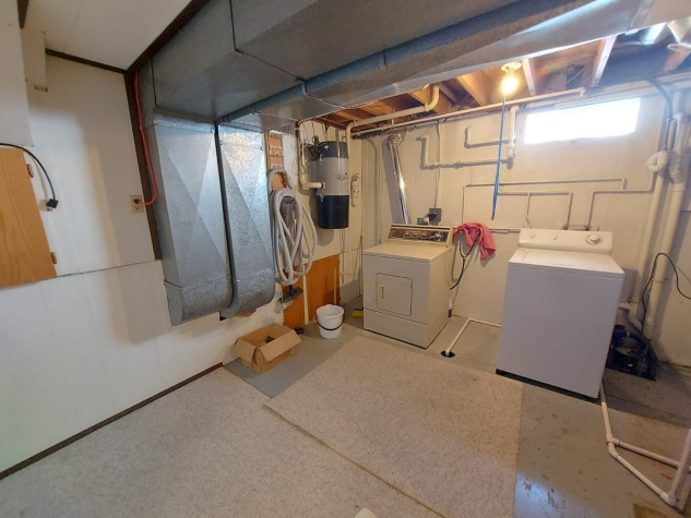 16 Mackenzie Crescent, Red Deer, 4 Bedrooms Bedrooms, ,2.5 BathroomsBathrooms,House,For Rent,16 Mackenzie Crescent ,2005
