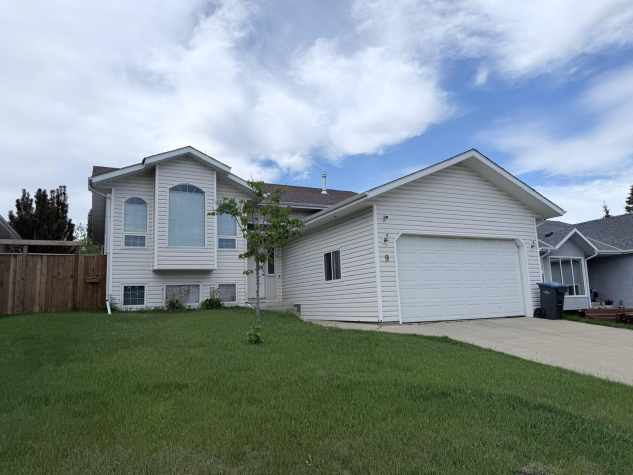 9 Parson Drive, Sylvan Lake, T4S 1K4, 4 Bedrooms Bedrooms, ,3 BathroomsBathrooms,House,For Rent,Parson,2015
