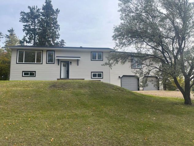 35 Centre Street, Ponoka County, 4 Bedrooms Bedrooms, ,3 BathroomsBathrooms,House,For Rent,35 Centre Street ,2031