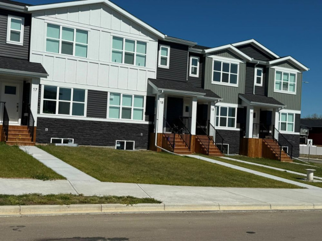 Grayhawk Blvd., Sylvan Lake, T4S 0X2, 3 Bedrooms Bedrooms, ,2.5 BathroomsBathrooms,Townhouse,For Rent,Grayhawk Blvd.,2035