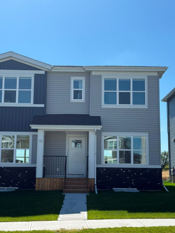 Grayhawk Blvd., Sylvan Lake, T4S 0X2, 3 Bedrooms Bedrooms, ,2.5 BathroomsBathrooms,Townhouse,For Rent,Grayhawk Blvd.,2035