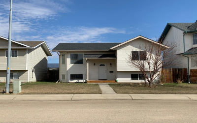 52 Harper Drive, Red Deer, 5 Bedrooms Bedrooms, ,3 BathroomsBathrooms,House,For Rent,52 Harper Drive ,52 Harper Drive,2037
