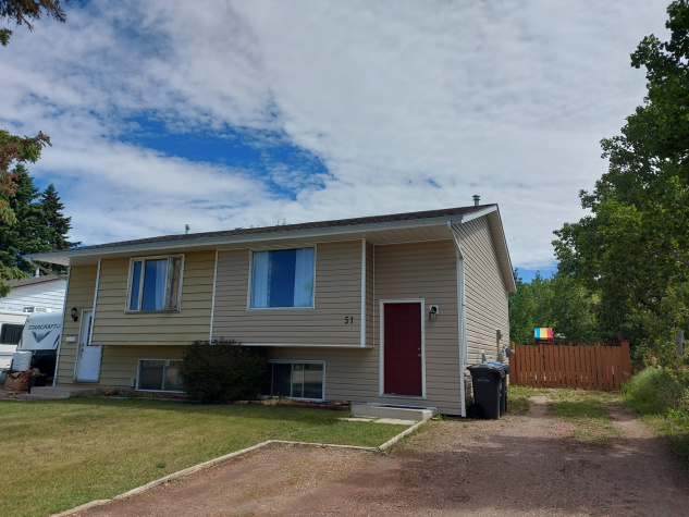 51 Westview Drive, Sylvan Lake, T4S 1J1, 3 Bedrooms Bedrooms, ,1 BathroomBathrooms,Duplex,For Rent,51 Westview Drive,2041