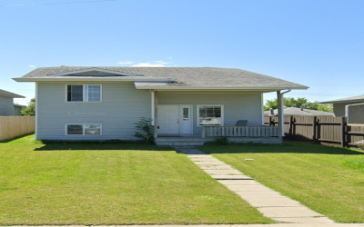 5629 56 Street, Red Deer, T4N 2K4, 3 Bedrooms Bedrooms, ,1 BathroomBathrooms,House,For Rent,5629 56 Street ,2045