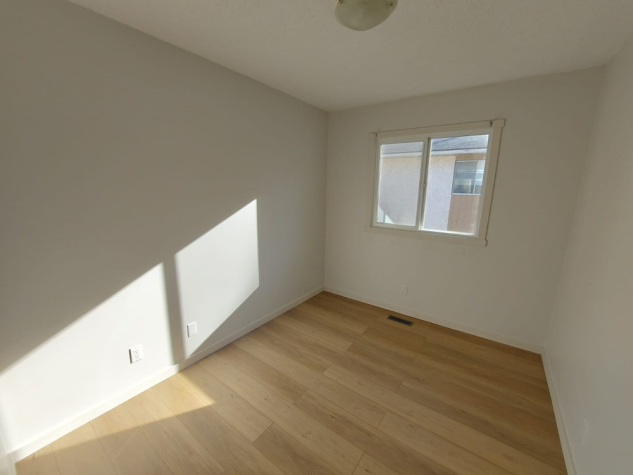 42 Onaway Avenue, Red Deer, T4P 2S5, 3 Bedrooms Bedrooms, ,1.5 BathroomsBathrooms,Four plex,For Rent,42 Onaway Avenue ,2062