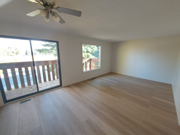 42 Onaway Avenue, Red Deer, T4P 2S5, 3 Bedrooms Bedrooms, ,1.5 BathroomsBathrooms,Four plex,For Rent,42 Onaway Avenue ,2062