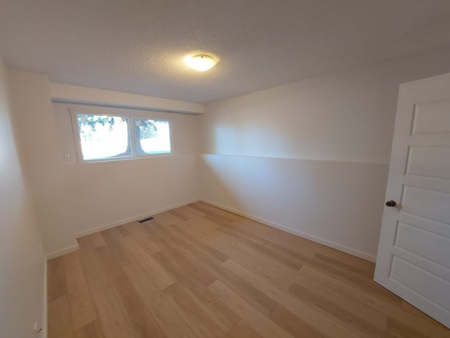 42 Onaway Avenue, Red Deer, T4P 2S5, 3 Bedrooms Bedrooms, ,1.5 BathroomsBathrooms,Four plex,For Rent,42 Onaway Avenue ,2062