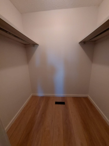 42 Onaway Avenue, Red Deer, T4P 2S5, 3 Bedrooms Bedrooms, ,1.5 BathroomsBathrooms,Four plex,For Rent,42 Onaway Avenue ,2062