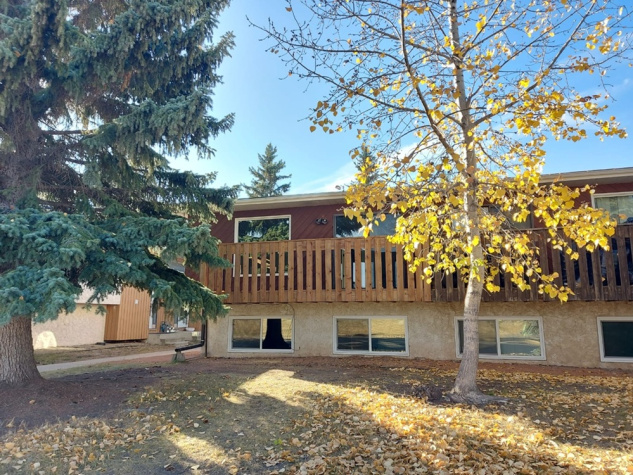 42 Onaway Avenue, Red Deer, T4P 2S5, 3 Bedrooms Bedrooms, ,1.5 BathroomsBathrooms,Four plex,For Rent,42 Onaway Avenue ,2062