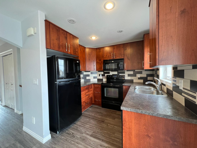 35 Vickers Close, Red Deer, T4R 0E6, 3 Bedrooms Bedrooms, ,2 BathroomsBathrooms,House,For Rent,35 Vickers Close,1381