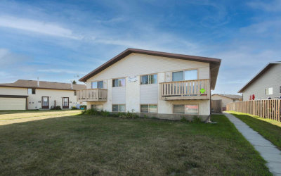 36 Cosgrove Crescent, Red Deer, T4N 3W5, 2 Bedrooms Bedrooms, ,1 BathroomBathrooms,Four plex,For Rent,36 Cosgrove Crescent,1505