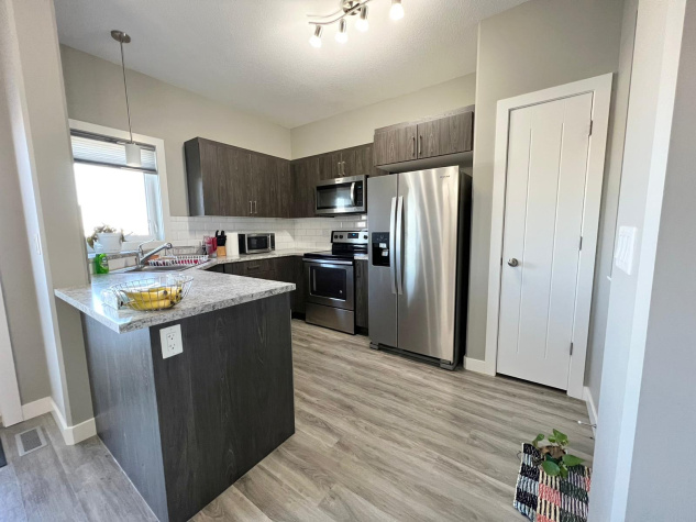 156 Hampton Close, Penhold, 4 Bedrooms Bedrooms, ,2.5 BathroomsBathrooms,Townhouse,For Rent,Hampton Close,1522