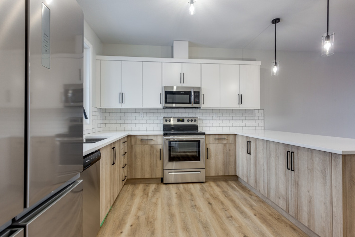 7 Station Drive, Sylvan Lake, T4S 0S6, 3 Bedrooms Bedrooms, ,2.5 BathroomsBathrooms,Townhouse,For Rent,7 Station Drive ,1843