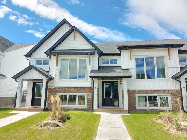 7 Station Drive, Sylvan Lake, T4S 0S6, 3 Bedrooms Bedrooms, ,2.5 BathroomsBathrooms,Townhouse,For Rent,7 Station Drive ,1843