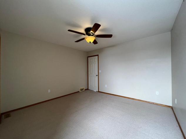 18 Hansen Close, Sylvan Lake, T4S 2P1, 3 Bedrooms Bedrooms, ,1 BathroomBathrooms,Main,For Rent,18 Hansen Close,1886