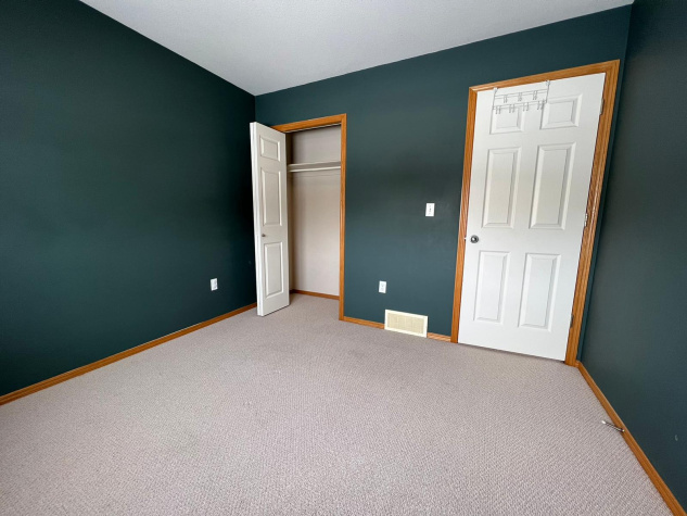 18 Hansen Close, Sylvan Lake, T4S 2P1, 3 Bedrooms Bedrooms, ,1 BathroomBathrooms,Main,For Rent,18 Hansen Close,1886