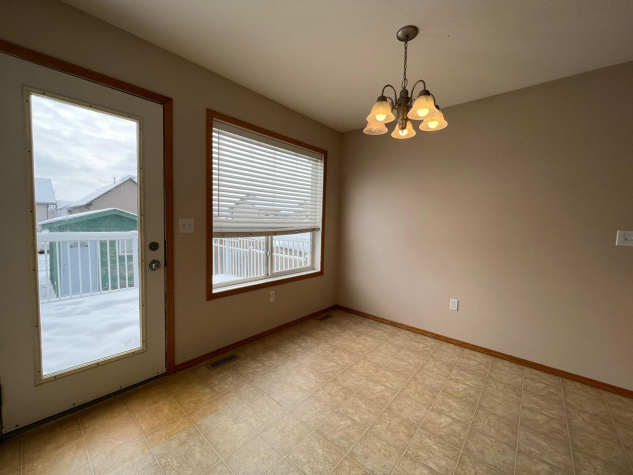 18 Hansen Close, Sylvan Lake, T4S 2P1, 3 Bedrooms Bedrooms, ,1 BathroomBathrooms,Main,For Rent,18 Hansen Close,1886
