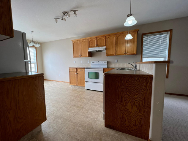 18 Hansen Close, Sylvan Lake, T4S 2P1, 3 Bedrooms Bedrooms, ,1 BathroomBathrooms,Main,For Rent,18 Hansen Close,1886