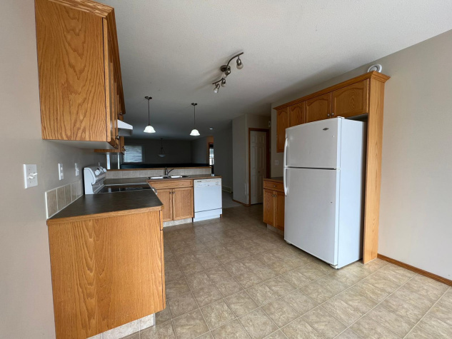 18 Hansen Close, Sylvan Lake, T4S 2P1, 3 Bedrooms Bedrooms, ,1 BathroomBathrooms,Main,For Rent,18 Hansen Close,1886