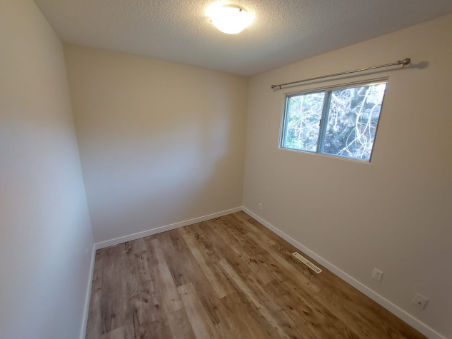 6305 61 Avenue, Red Deer, T4N 5R6, 3 Bedrooms Bedrooms, ,1 BathroomBathrooms,Main,For Rent,6305 61 Avenue,1899