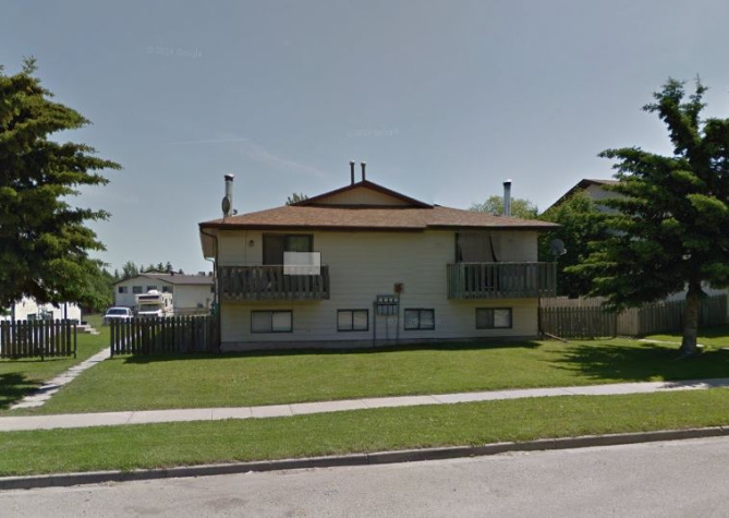 5719 54 Street, Rocky Mountain House, T4T 1H8, 3 Bedrooms Bedrooms, ,1.5 BathroomsBathrooms,Four plex,For Rent,5719 54 Street,1929