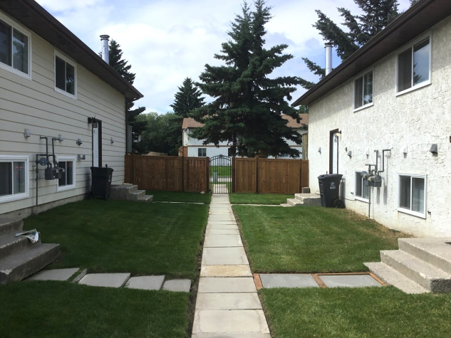 5719 54 Street, Rocky Mountain House, T4T 1H8, 3 Bedrooms Bedrooms, ,1.5 BathroomsBathrooms,Four plex,For Rent,5719 54 Street,1929
